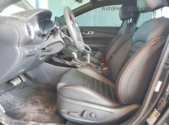 3KPF44AC1RE795174 2024 KIA FORTE Black წინა სალონის ხედი