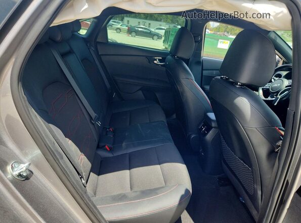 3KPF44AC1RE805069 2024 KIA FORTE Серый Вид задних сидений