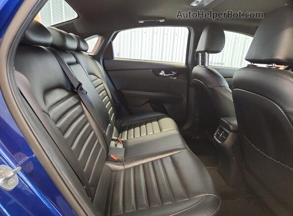 3KPF44AC2ME313837 2021 KIA FORTE Blue Widok tylnych siedzeń