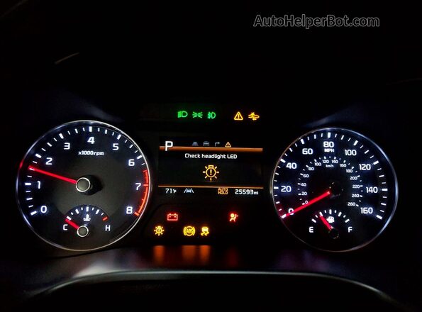 3KPF44AC3PE620986 2023 KIA FORTE Черный Вид щитка приборов