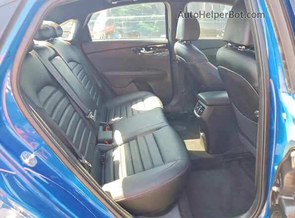 3KPF44AC5NE430166 2022 KIA FORTE Blue Հետևի նստատեղերի տեսք