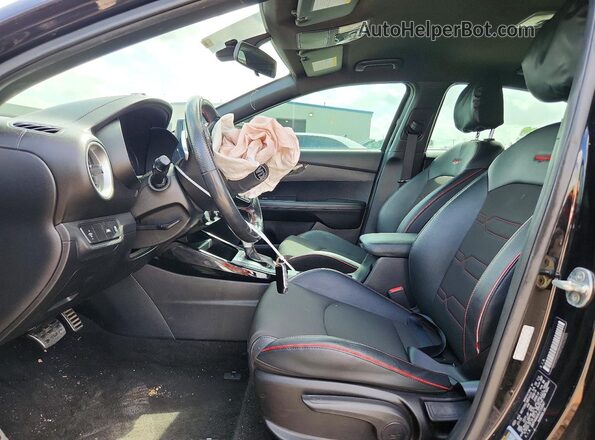 3KPF44AC6LE153847 2020 KIA FORTE Black Front interior view