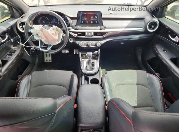 3KPF44AC6LE153847 2020 KIA FORTE Black Dashboard view
