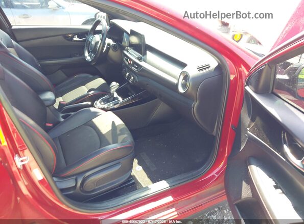 3KPF44AC6ME294774 2021 KIA FORTE Maroon Widok wnętrza z przodu