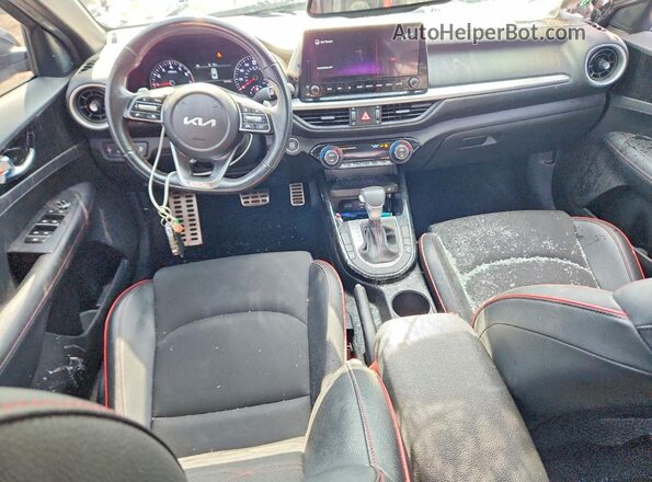 3KPF44AC7NE493897 2022 KIA FORTE Charcoal Widok deski rozdzielczej