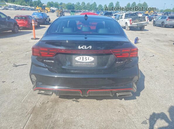 3KPF44AC8PE590206 2023 KIA FORTE Black Widok z tyłu