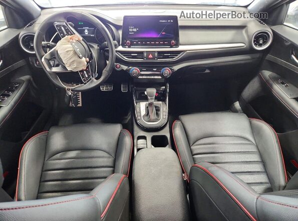 3KPF44AC8PE592392 2023 KIA FORTE White Widok deski rozdzielczej