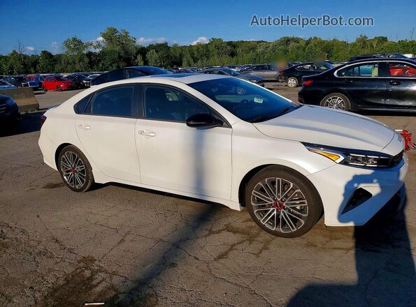 3KPF44AC9RE742724 2024 KIA FORTE Белый Передняя правая четверть