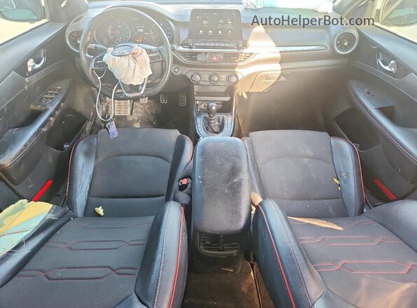 3KPF44ACXME270817 2021 KIA FORTE Charcoal Vista del salpicadero