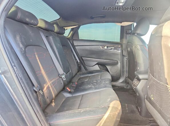 3KPF44ACXME270817 2021 KIA FORTE Charcoal Vista de los asientos traseros