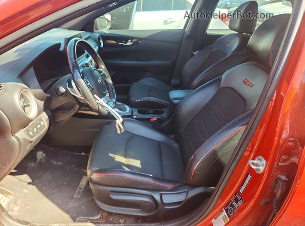 3KPF44ACXME277864 2021 KIA FORTE Оранжевый Вид салона спереди