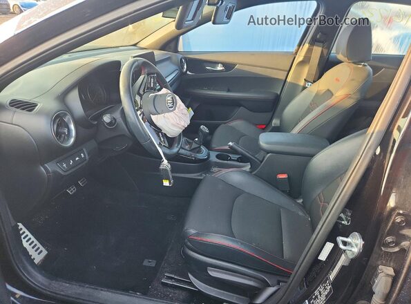 3KPF44ACXME378533 2021 KIA FORTE Black Widok wnętrza z przodu