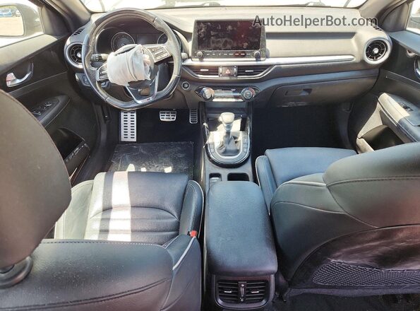 3KPF54AD0NE427424 2022 KIA FORTE Gray Vista del salpicadero