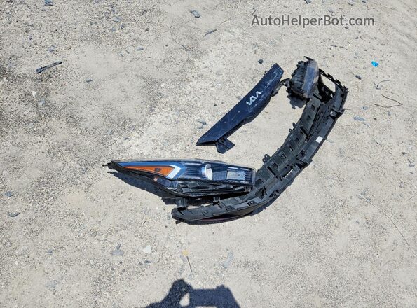 3KPF54AD0NE427424 2022 KIA FORTE Gray Vista del compartimento del motor
