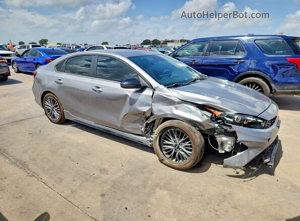 3KPF54AD0NE429478 2022 KIA FORTE Gray Delantero derecho
