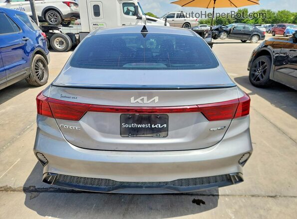 3KPF54AD0NE429478 2022 KIA FORTE Gray Vista trasera