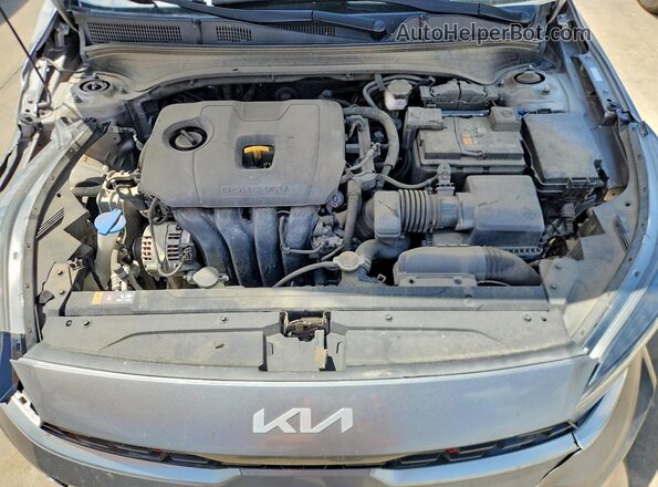 3KPF54AD0NE429478 2022 KIA FORTE Gray Vista interior trasera