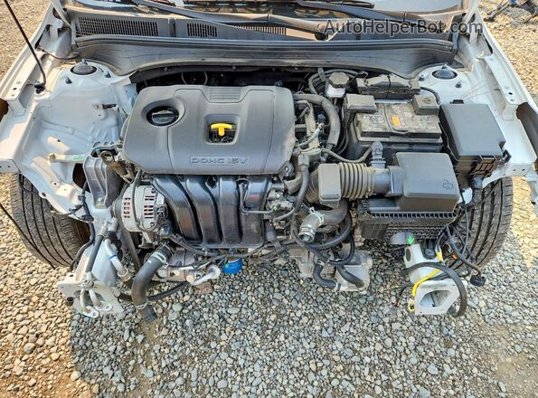 3KPF54AD0PE540888 2023 KIA FORTE White Вид задньої частини салону