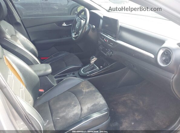3KPF54AD0PE642465 2023 KIA FORTE Silver Vista interior delantera