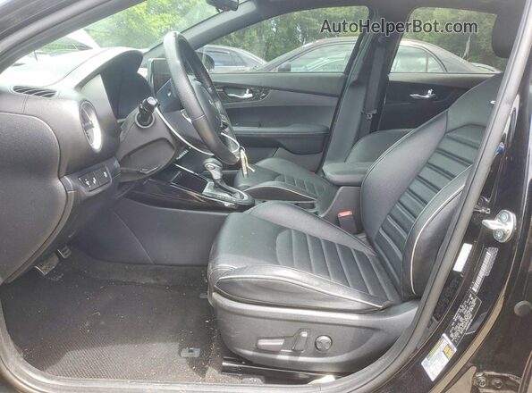 3KPF54AD0PE673604 2023 KIA FORTE Black Вид салону спереду
