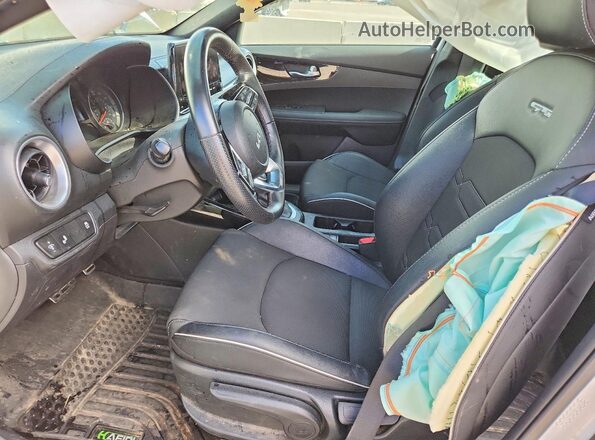 3KPF54AD0RE701128 2024 KIA FORTE White Widok wnętrza z przodu