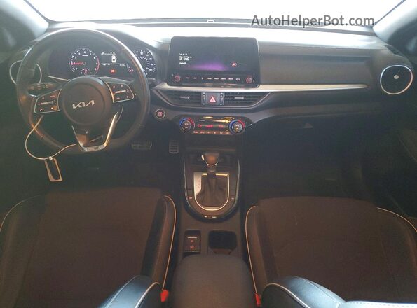 3KPF54AD0RE766447 2024 KIA FORTE Угольный Вид панели приборов