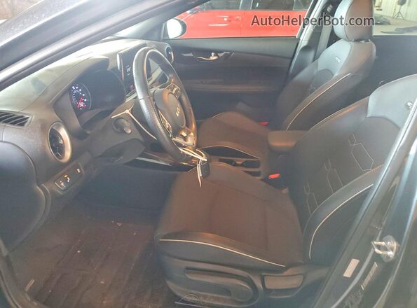 3KPF54AD0RE766447 2024 KIA FORTE Угольный Вид салона спереди