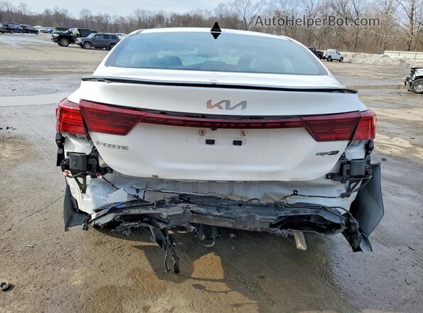 3KPF54AD1PE569784 2023 KIA FORTE White Widok z tyłu