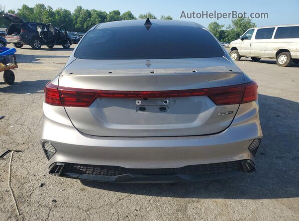 3KPF54AD1PE673174 2023 KIA FORTE Silver Вид ззаду