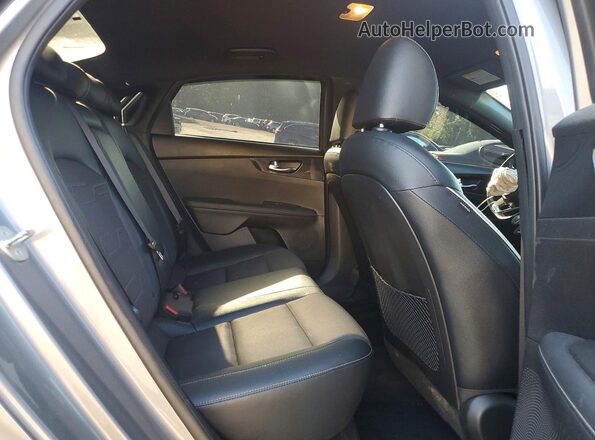 3KPF54AD1PE673174 2023 KIA FORTE Silver Вид задніх сидінь
