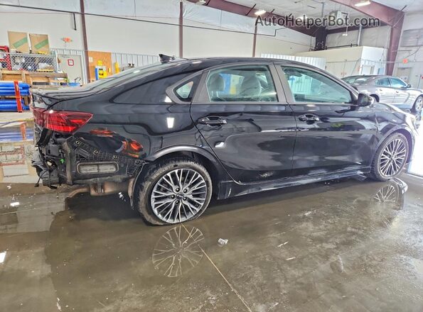 3KPF54AD1PE679332 2023 KIA FORTE Black Trasero derecho