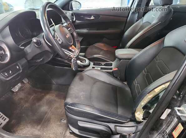 3KPF54AD1PE679332 2023 KIA FORTE Black Vista interior delantera