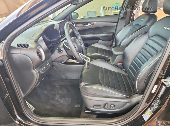 3KPF54AD1RE831516 2024 KIA FORTE Black Vista interior delantera