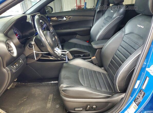 3KPF54AD2NE450154 2022 KIA FORTE Blue Вид салону спереду