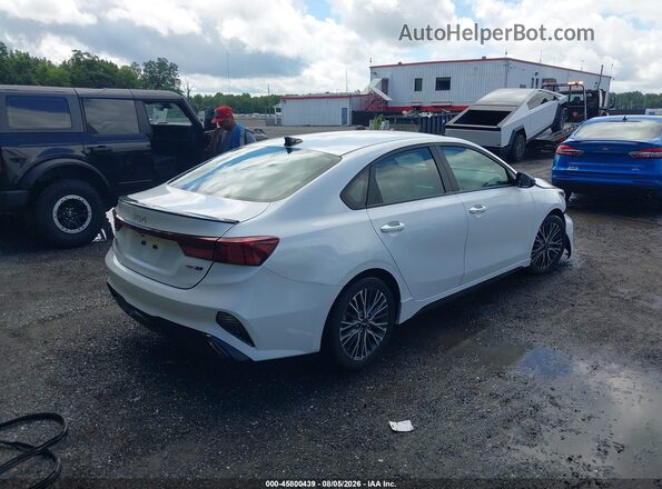 3KPF54AD2NE494042 2022 KIA FORTE White Trasero derecho