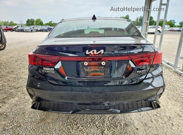 3KPF54AD2PE570698 2023 KIA FORTE Черный Вид сзади