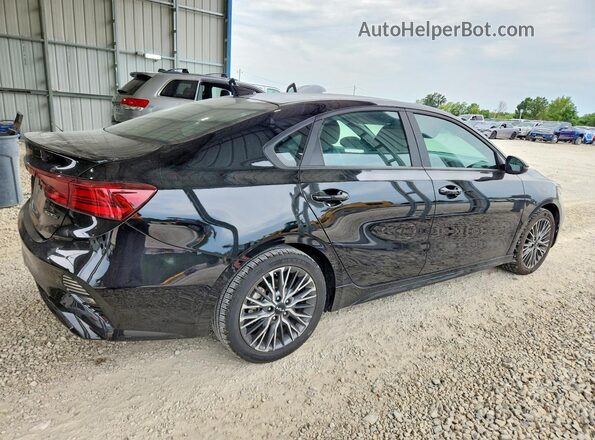 3KPF54AD2PE570698 2023 KIA FORTE Черный Задняя правая четверть