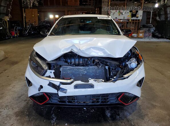 3KPF54AD2PE646663 2023 KIA FORTE White Դիմացի տեսք