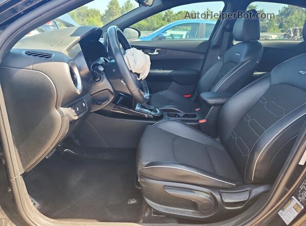 3KPF54AD2RE728718 2024 KIA FORTE Black წინა სალონის ხედი