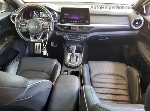 3KPF54AD2RE750105 2024 KIA FORTE White Առջևի վահանակի տեսք