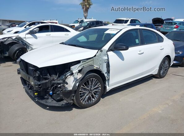3KPF54AD2RE750573 2024 KIA FORTE Белый Передняя левая четверть