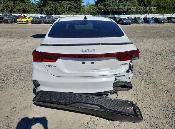 3KPF54AD2RE806690 2024 KIA FORTE White Rear view