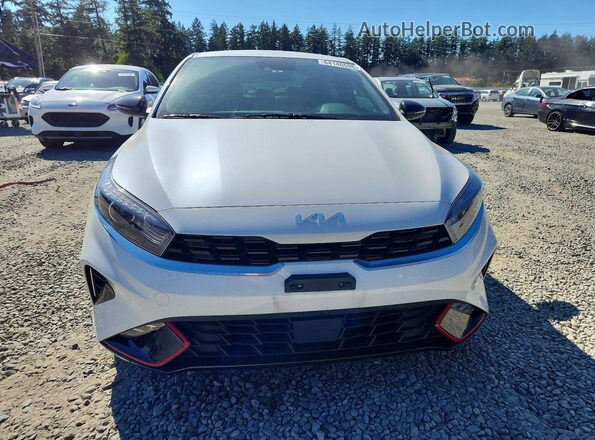 3KPF54AD2RE806690 2024 KIA FORTE White Front view