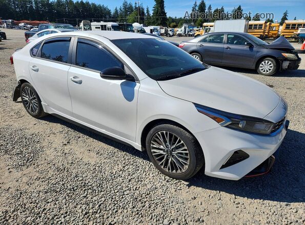 3KPF54AD2RE806690 2024 KIA FORTE White Front right