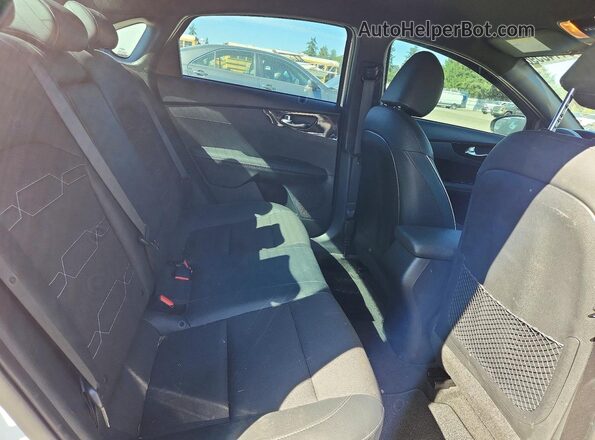 3KPF54AD2RE806690 2024 KIA FORTE White Rear seats view