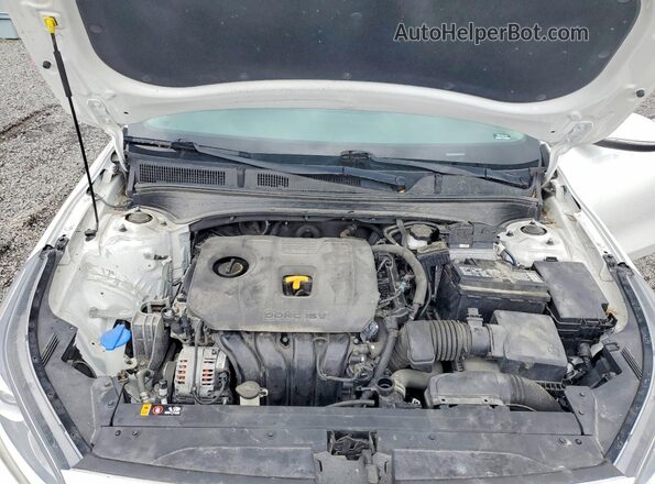 3KPF54AD3LE258271 2020 KIA FORTE White Widok wnętrza z tyłu