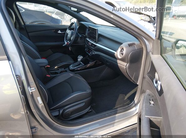 3KPF54AD3NE487486 2022 KIA FORTE Black წინა სალონის ხედი