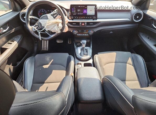 3KPF54AD3PE591026 2023 KIA FORTE Черный Вид панели приборов