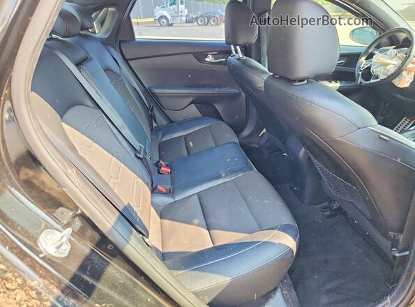 3KPF54AD3PE591026 2023 KIA FORTE Черный Вид задних сидений