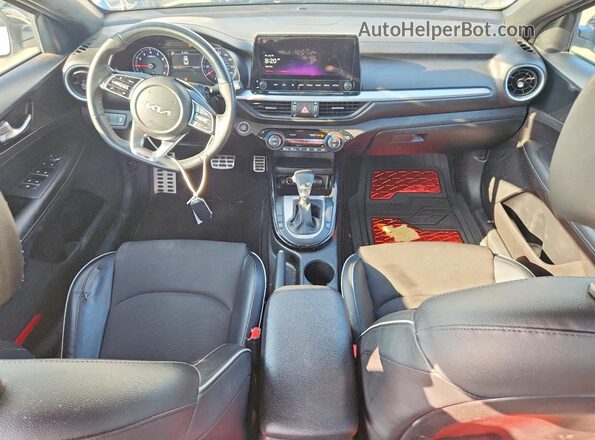 3KPF54AD3PE646140 2023 KIA FORTE White Առջևի վահանակի տեսք